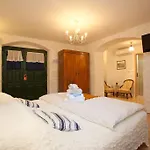 Baguc Bed & Breakfast 4*